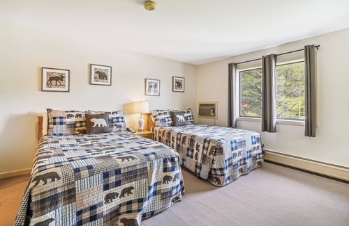 West Bridgewater Hotel | 117 Two Double bed Standard Hotel room