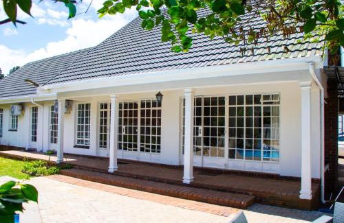 Farrarmere Bed & Breakfast | 118 Bayley Street