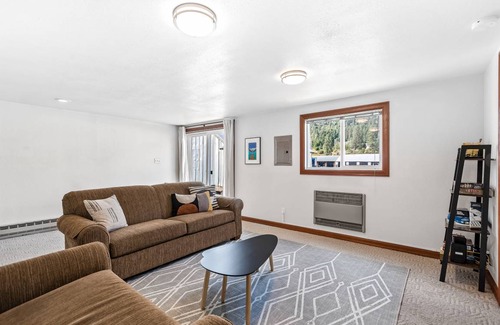 Bayview Boat Rental | 119 m² Boat ∙ 3 bedrooms ∙ 8 guests