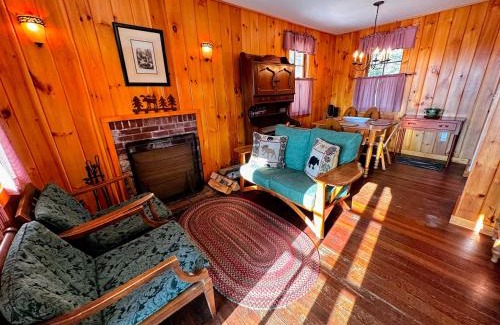 Sugar Hill Ski Chalet | 11G Quintessential New Engalnd Cottage with Fantastic Views!