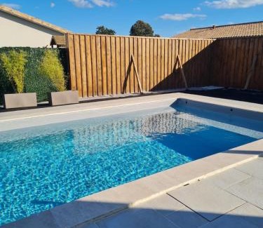 Saint-Sulpice-de-Faleyrens House | 11m2 chambre piscine privée
