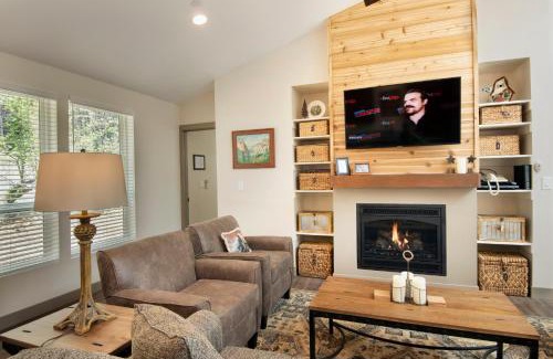 North Wawona Ski Chalet | 11R Spring Meadow Retreat
