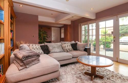 Beverley House | 12 Cross Street