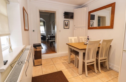 Chester Cottage | 12 DEVA TERRACE, family friendly, with open fire in Chester