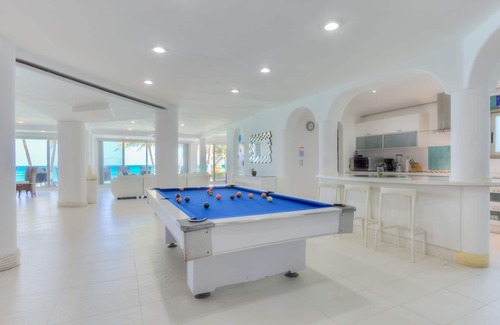 Zona Hotelera Villa | 12 guests Beachfront Villa Breakfast included, one of the best beaches in Cancún