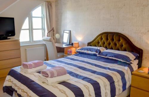 Bridport House | 12 Maritime House