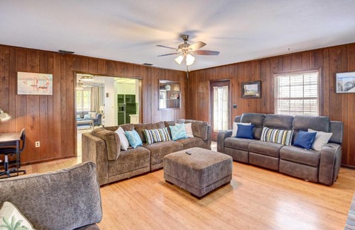 Trailer Estates House | 12 Mi to Beach Cottage with Pool in Bradenton