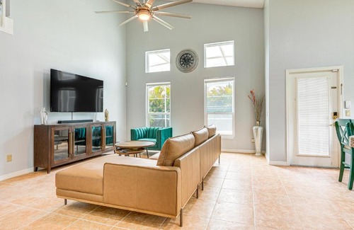 Lake Davenport Estates House | 12 Mi to Disney World Poolside Paradise!