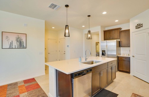 Tucson House | 12 Mi to Downtown: Tucson Home w/Community Pool