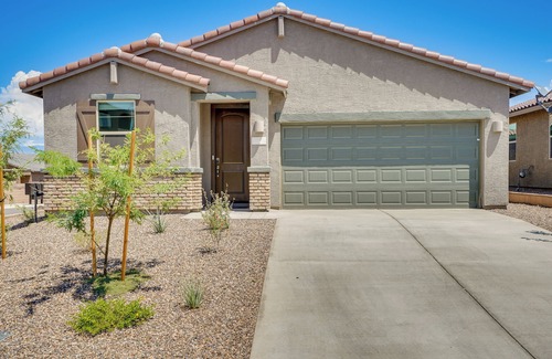 Tucson House | 12 Mi to Downtown: Tucson Home w/Community Pool