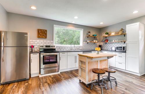 Austin House | 12 Mi to Dtwn Austin Guest Cottage with Pool Access
