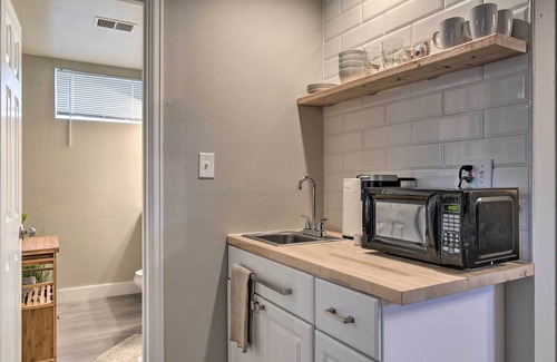 Northglenn House | 12 Mi to Dtwn: Modern Denver Home w/Fire Pit