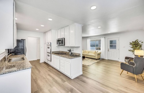 Rowland Heights House | 12 miles to Disney land