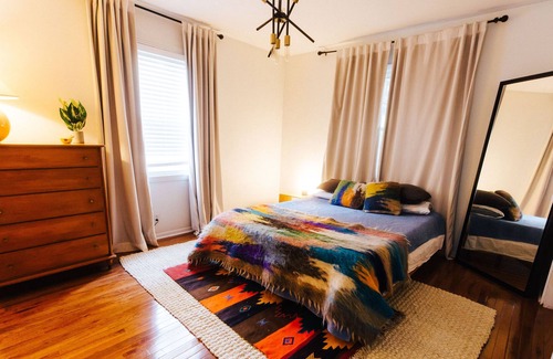 Woodbine House | 12 Minutes from Downtown Nashville 3B/1B Fully Furnished
