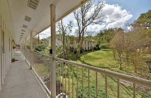 Allandale Condo | 12 minutes from downtown. Furnished. Pool. Laundry onsite. Great Landscaping!