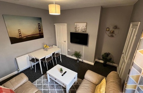Whickham Apartment | 12 Minutes to Centre-Near A1-Parking