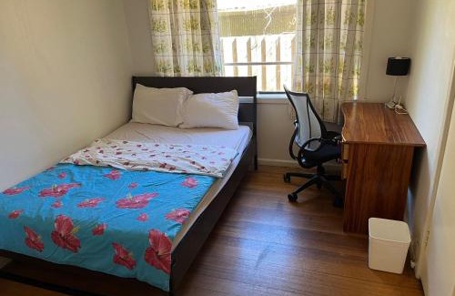 Frankston House | 12 Olive Cozy Rooms