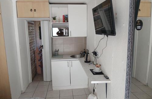 Grassy Park Apartment | 12 on lake