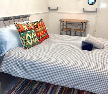 Havering Park Apartment | 12 Penn Gardens - Apart 3