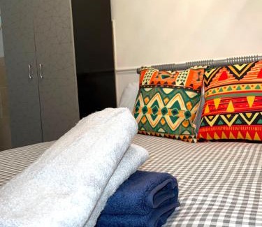 Havering Park Apartment | 12 Penn Gardens - Apart 3