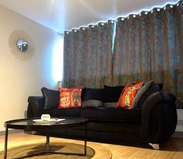 Havering Park Apartment | 12 Penn Gardens - Apart 1