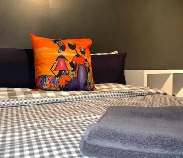 Havering Park Apartment | 12 Penn Gardens - Apart 1