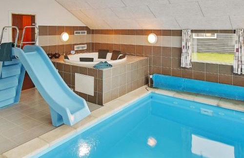 Olpenitz House | 12 person holiday home in Hasselberg