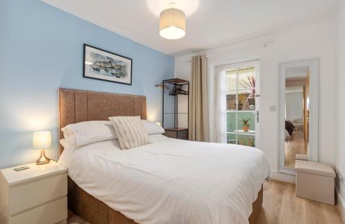 Saundersfoot Apartment | 12 Rhodewood House - Near the Beach Sea Glimpses