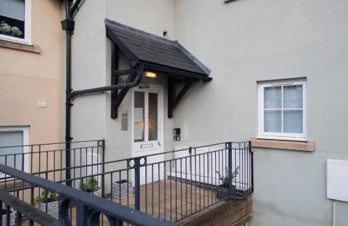 Saundersfoot Apartment | 12 Rhodewood House - Near the Beach Sea Glimpses
