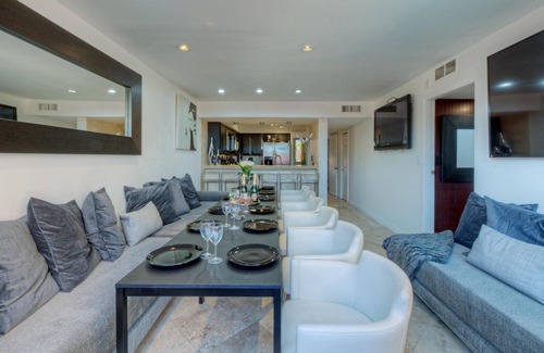 Scottsdale Lodge Villa | 12 Room Scottsdale Golf Tennis Lake Resort Villa