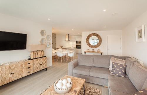 Mortehoe Apartment | 12 Woolacombe East - Luxury Apartment at Byron Woolacombe, only 4 minute walk to Woolacombe Beach!