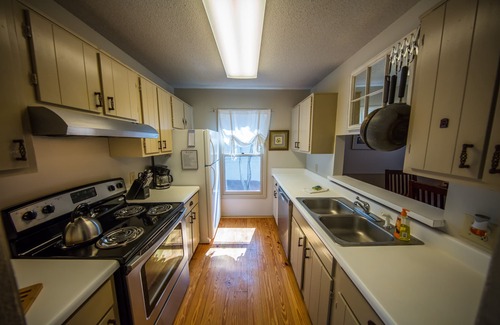 Waleska House | 120 FT LAKEFRONT, 3 new DECK levels, HOT TUB, TRAMPOLINE, H2O TOYS, RENT PONTOON