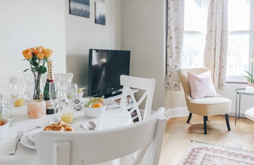 Pontcanna Apartment | 120 m² Apartment ∙ 1 bedroom ∙ 4 guests