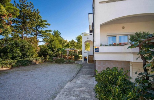 Punat Apartment | 120 m² Apartment ∙ 5 bedrooms ∙ 10 guests