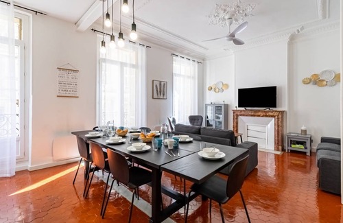 Noailles Apartment | 120 m² Apartment ∙ 5 bedrooms ∙ 10 guests