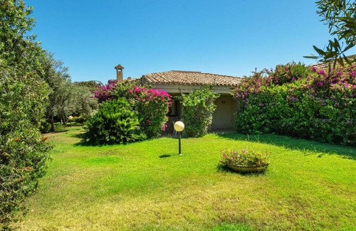 Notteri Resort | 120 m² Resort ∙ 4 bedrooms ∙ 8 guests