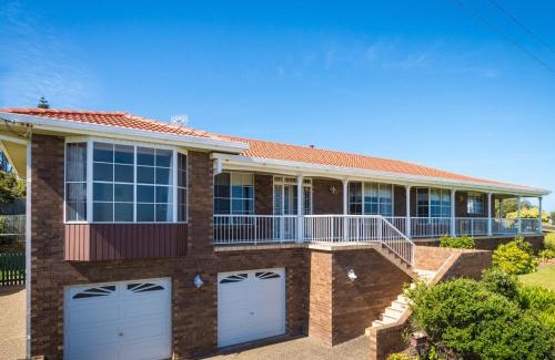 Dalmeny House | 120 Ocean Parade Dalmeny
