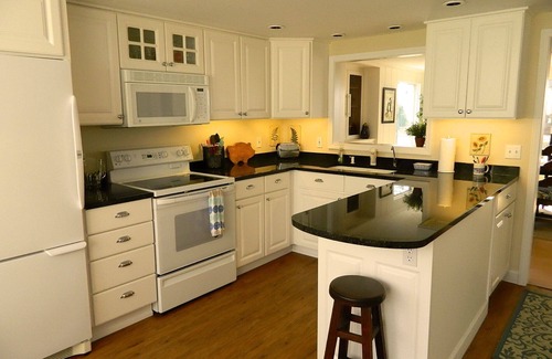 Acme House | 120' PRIVATE WHITE SAND BEACH, ON EAST GRAND TRAVERSE BAY, SPECTACULAR SUNSETS
