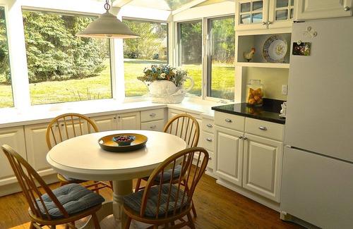 Acme House | 120' PRIVATE WHITE SAND BEACH, ON EAST GRAND TRAVERSE BAY, SPECTACULAR SUNSETS