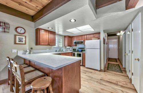 Tahoe Paradise Ski Chalet | 1207S -come play in the mountains, discounted rates for mid week.