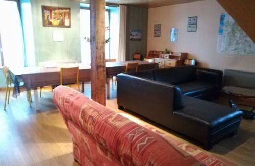 Besse-en-Chandesse House | 120m2 duplex apartment
