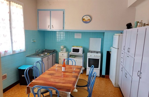 Latour-Bas-Elne Apartment | 120m2 wifi 2bed 6pers large garden 2km sea parking ok pets holiday voucher ground floor