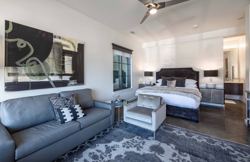 West End Hotel | 121 Hotel by AvantStay | Modern Executive Suite w/Juliet Balcony In Nashville!