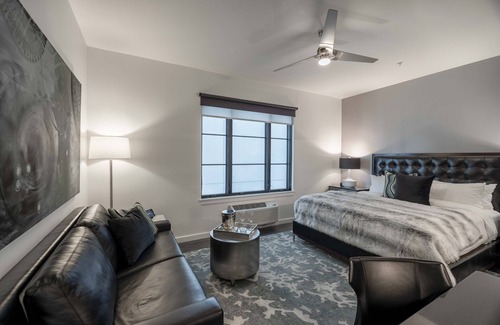 West End Hotel | 121 Hotel by AvantStay | Chic & Modern Superior Suite In Ideal Nashville!