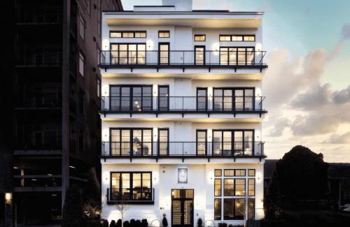 West End Hotel | 121 Hotel Floor 2 Buyout by AvantStay Entire Second Floor Buyout of 121 Hotel Sleeps 18