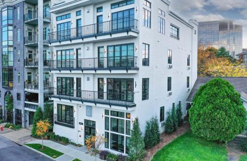 West End Hotel | 121 Hotel Floor 2 Buyout by AvantStay Entire Second Floor Buyout of 121 Hotel Sleeps 18