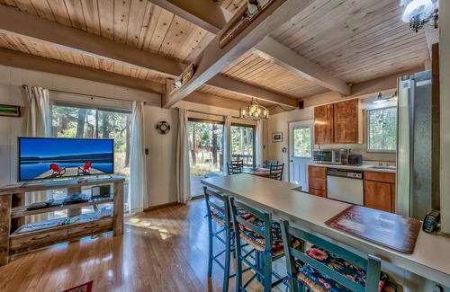 Tahoe Paradise Ski Chalet | 123 m² Chalet ∙ 3 bedrooms ∙ 6 guests