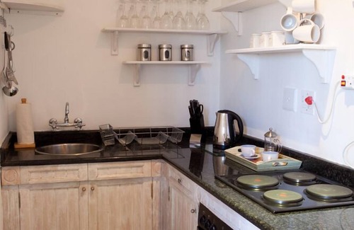 Green Point Apartment | 123 Ocean View Drive Apartment