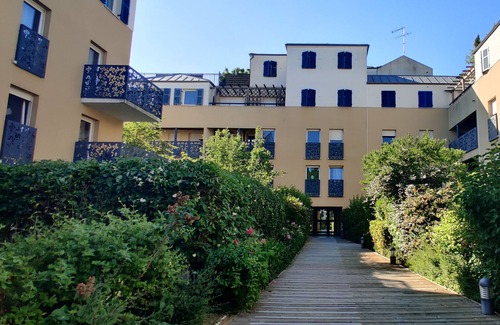 Montevrain Apartment | 123home- Suite & spa XL