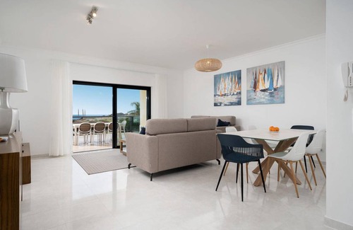 Porto de Mos Apartment | 125 m² Apartment ∙ 2 bedrooms ∙ 6 guests